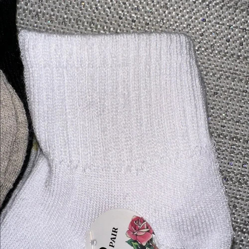 Ed Hardy White Black Tan Super Soft Tattoo Art Cushioned Quarter Socks 8 pack